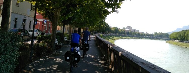 Uferpromenade von Trento