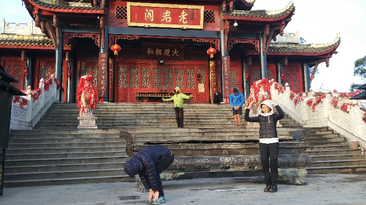 Zhineng Qigong in der Morgensonne