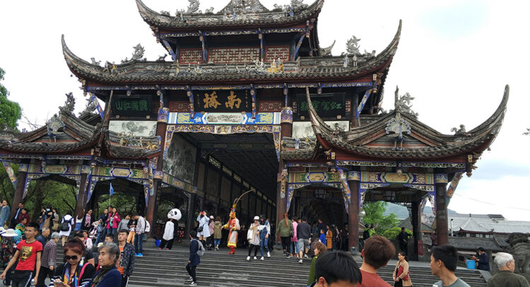 ☀️ Duftvoller Sommer: Versand-Endspurt & QiGong-Reise nach China