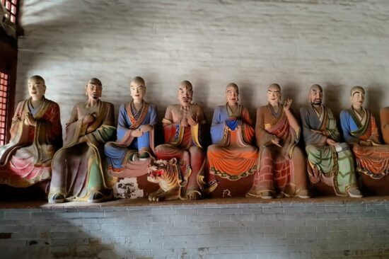 Tempel, Land & Leute