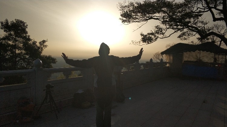 Sonnenaufgang mit Qigong